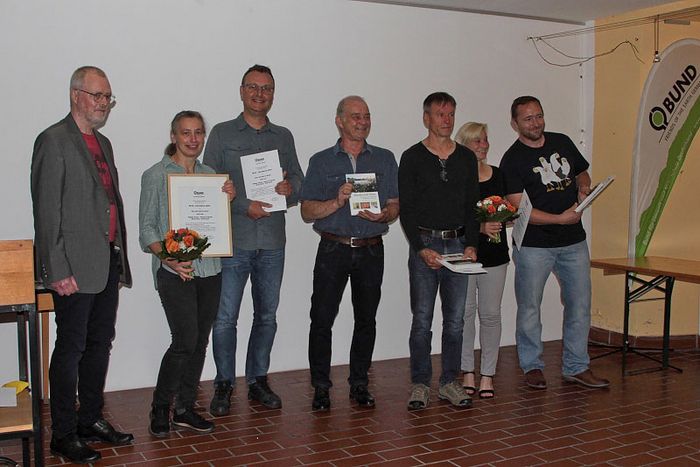Axel Klempt mit den Preisträgern 2024 (v. links): Anke Benke, Silvio Peters, Andreas Benke, Rüdiger Becker, Britt Pioch, Hannes Eckhardt
